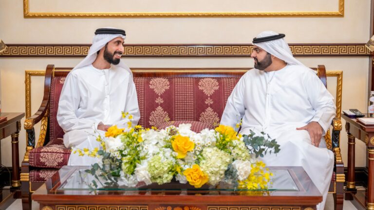 ولي-عهد-الفجيرة-يلتقي-عالم-الفيزياء-أحمد-المهيري