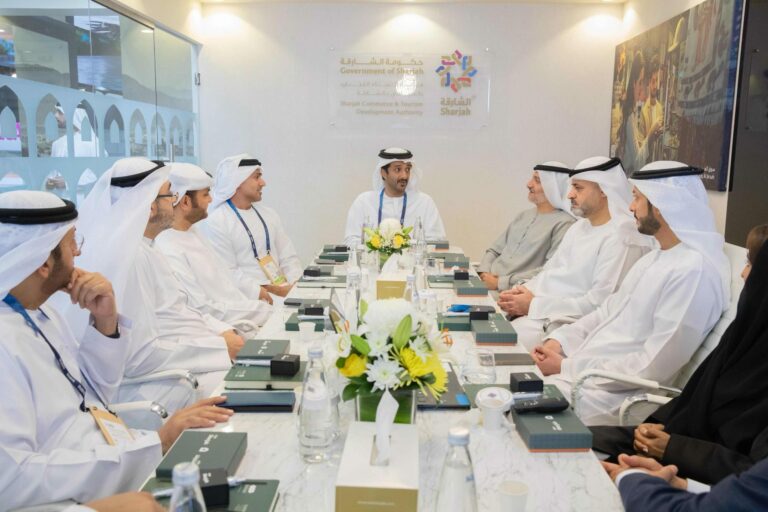 “الإمارات-للسياحة”-يستعرض-مبادرات-تطوير-القطاع-وتعزيز-الوعي-بمفاهيم-الضيافة-والفندقة-لدى-الشباب