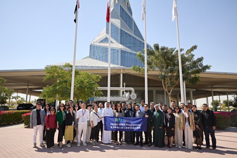 مركز-الاستدامة-والابتكار-التابع-لكهرباء-دبي-يستقبل-وفداً-من-جامعة-“هونغ-كونغ-متروبوليتان”