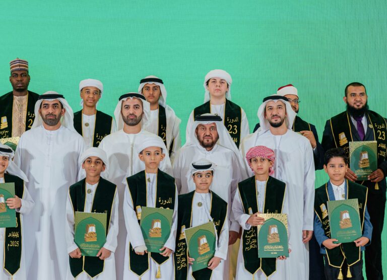 محمد-بن-سعود-يكرم-الفائزين-بجائزة-رأس-الخيمة-للقرآن-الكريم-في-دورتها-الـ23