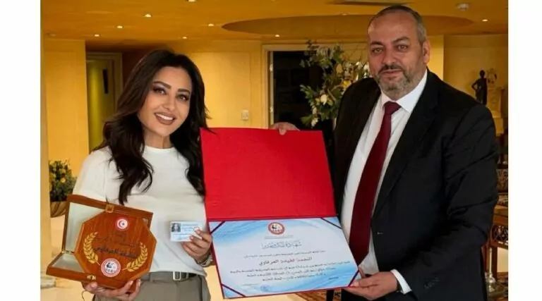 النقابة-التونسية-للمهن-الموسيقية-تكرم-لطيفة