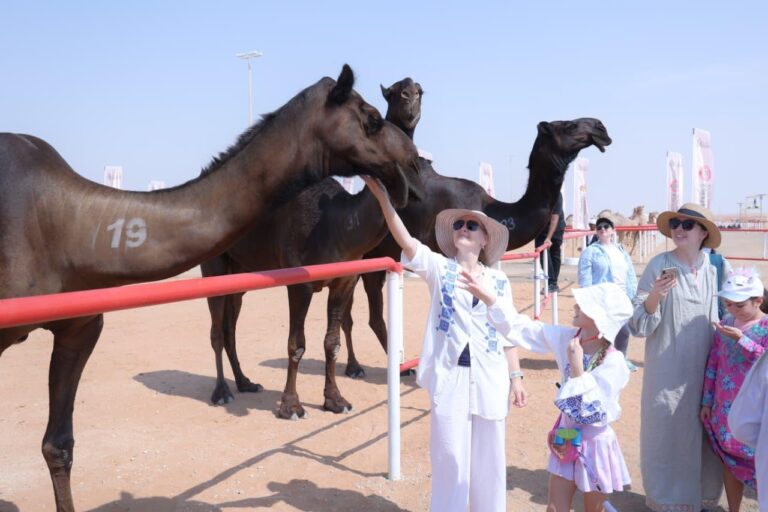 مزاينة-سويحان-بمهرجان-الظفرة-توفر-تجربة-تراثية-مميزة-للسياح