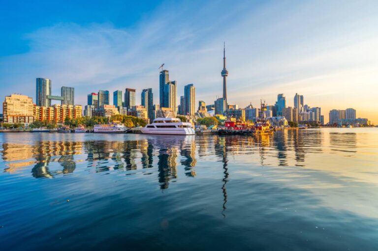 تورنتو-الكندية.-جمال-الطبيعة-وأصالة-الفنون