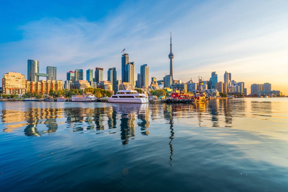 تورنتو-الكندية.-جمال-الطبيعة-وأصالة-الفنون