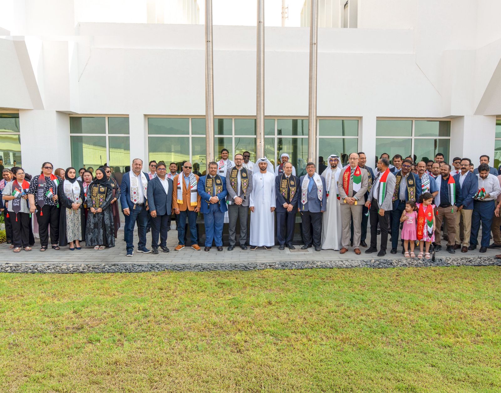 مجموعة-الفجيرة-الوطنية-تحتفل-بيوم-العلم