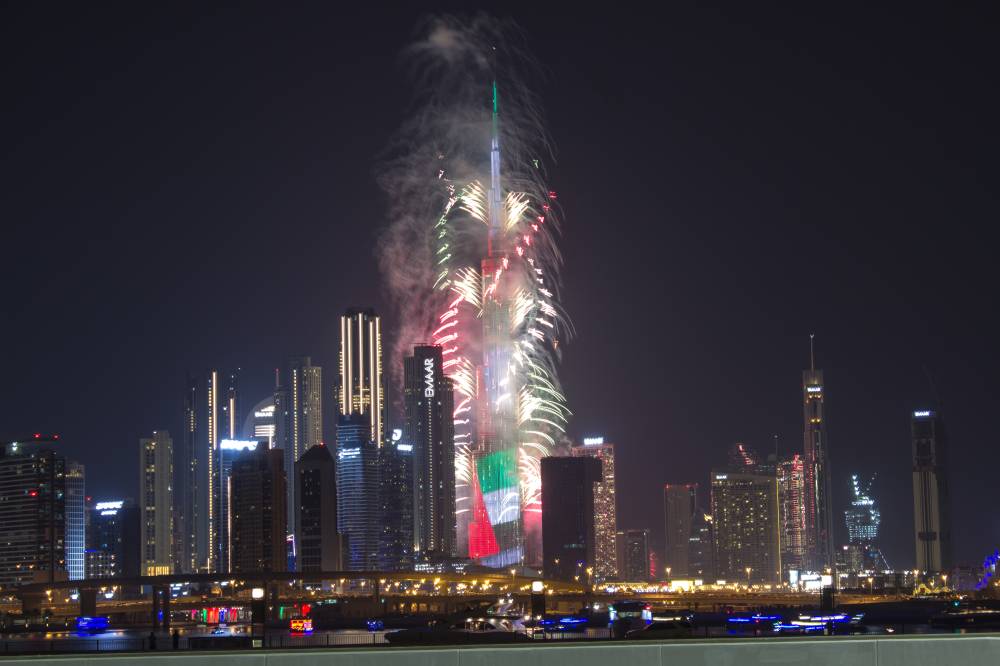 بعيون-«التلغراف».-دبي-تُبهج-العالم-في-عطلة-الميلاد-والعام-الجديد