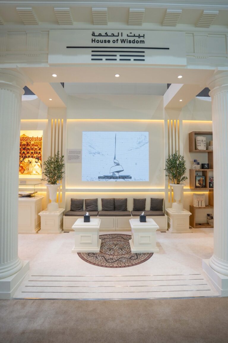 جناح-“بيت-الحكمة”-بمعرض-الشارقة-للكتاب-يوثق-التبادل-المعرفي-بين-الحضارتين-العربية-واليونانية