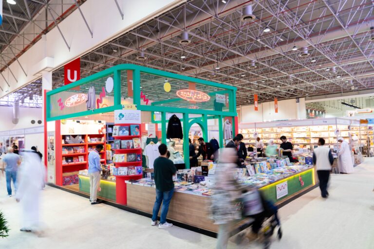 “منصة-للتوزيع”-تعرض-850-عنواناً-في-“الشارقة-الدولي-للكتاب-2025”