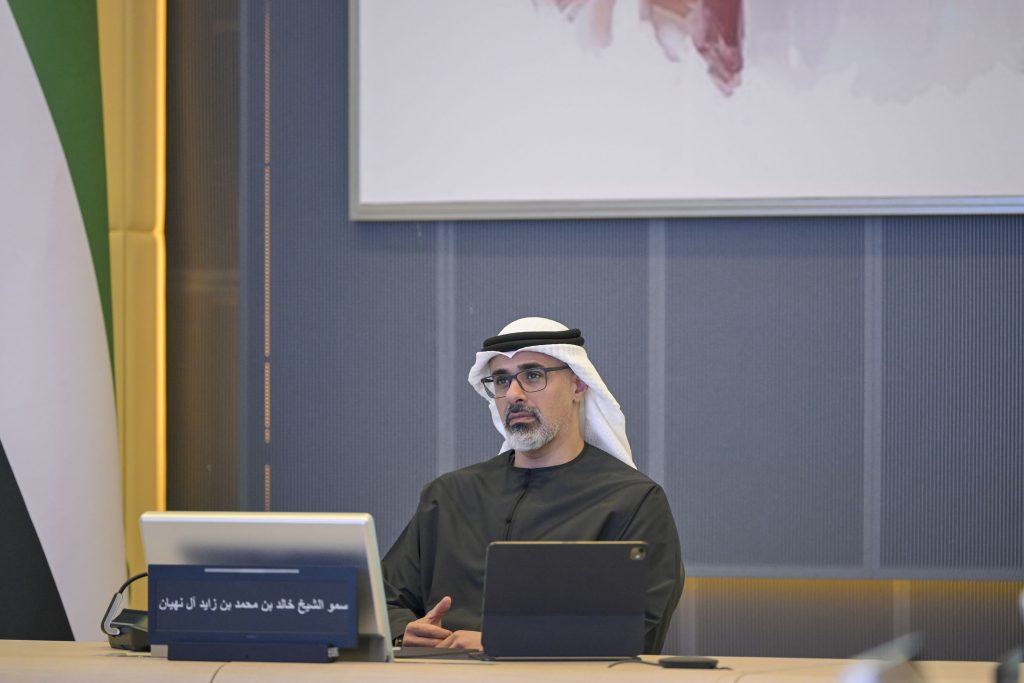 خالد-بن-محمد-بن-زايد-يطلع-على-أداء-“أدنوك”-وأولوياتها-الإستراتيجية-خلال-المرحلة-المقبلة