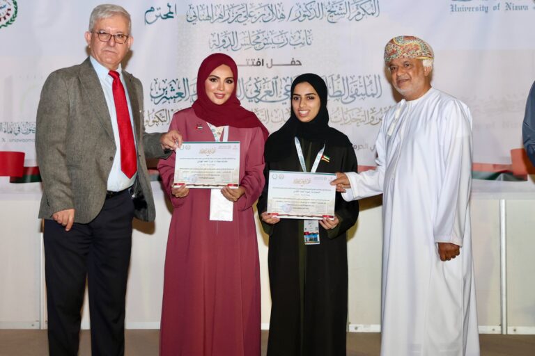 جامعة-الشارقة-تشارك-في-“الملتقى-الطلابي-الإبداعي-العربي”-بسلطنة-عُمان