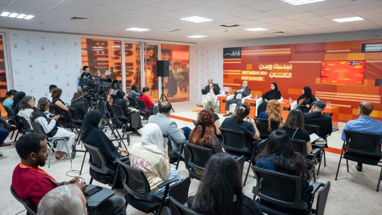 روائيون-وكتاب-عرب-يناقشون-دور-الرواية-في-إعادة-تشكيل-الوعي-الإنساني