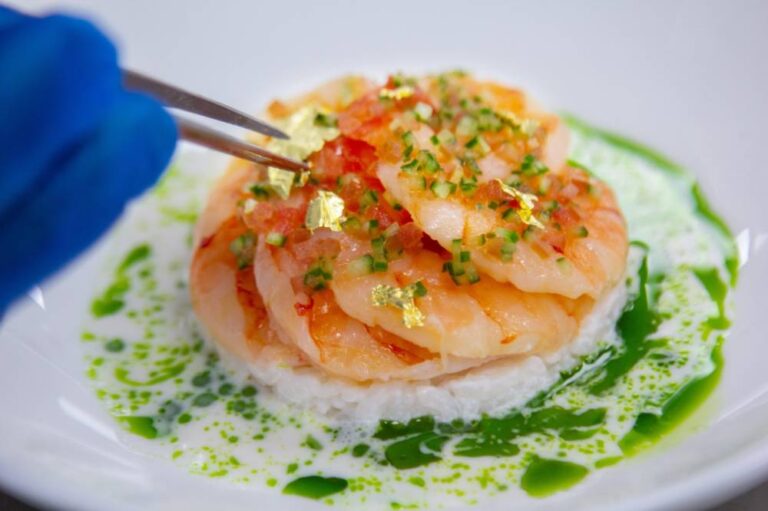 «الإمارات-لتموين-الطائرات»-تقدم-300-ألف-وجبة-خلال-معرض-دبي-للطيران