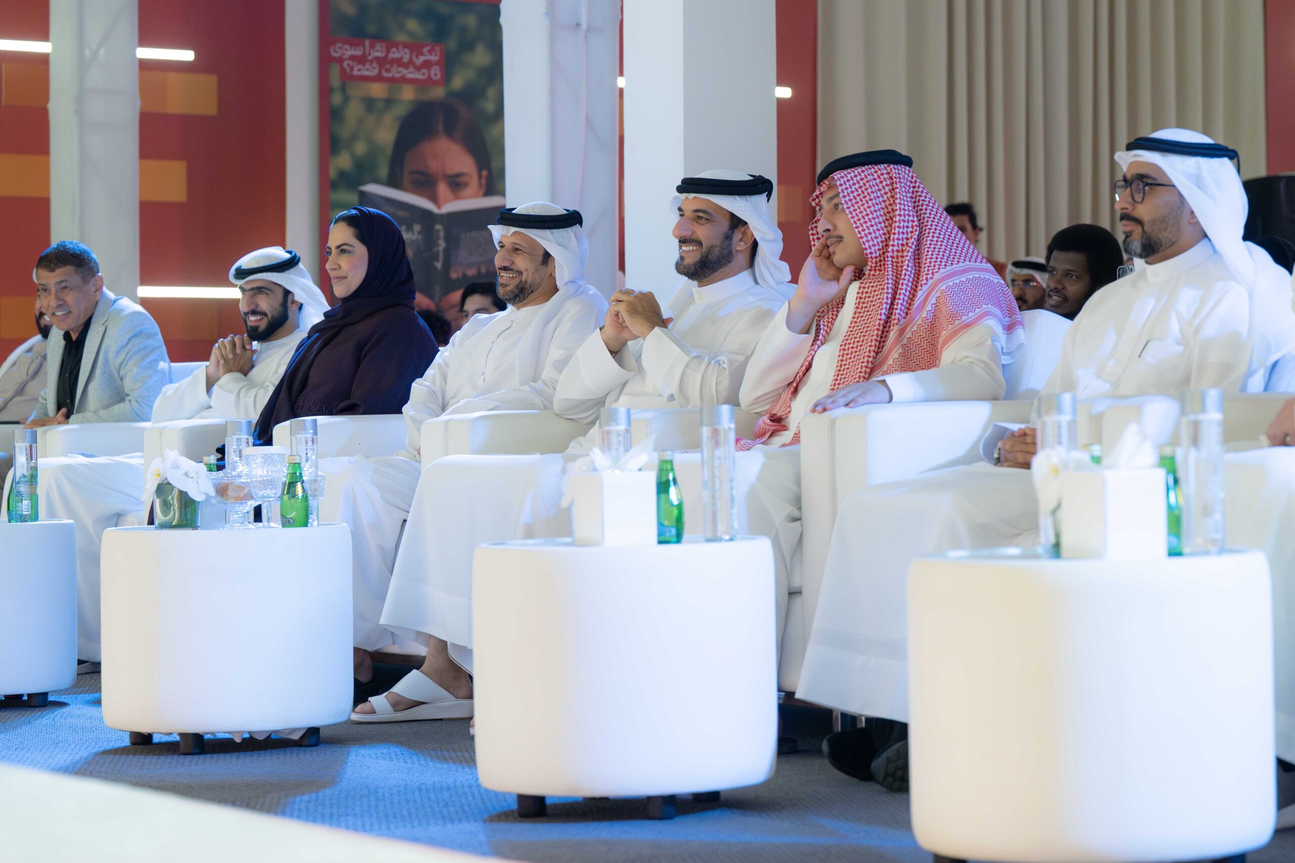 سلطان-بن-أحمد-القاسمي-يشهد-لقاء-“بودكاست-أسمار”-الأدبي