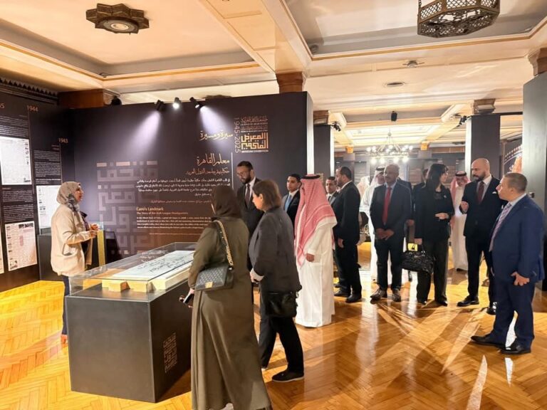 معرض-يوثق-ثمانين-عامًا-من-العمل-العربي-المشترك