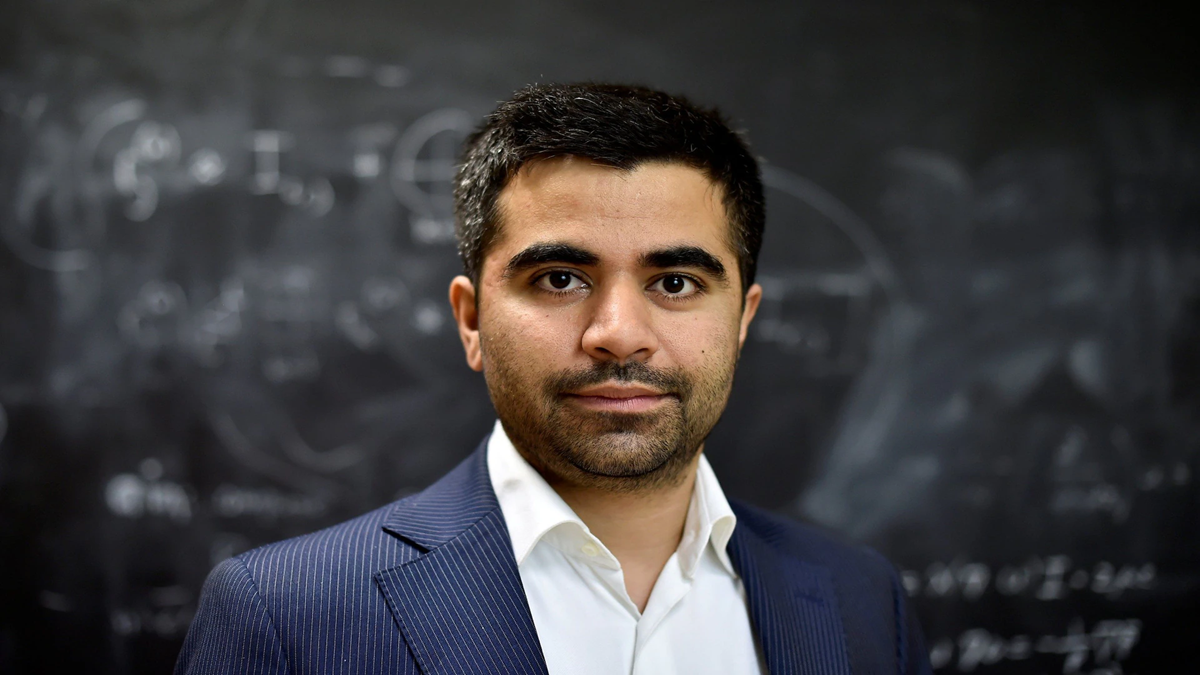 رائد-التكنولوجيا-البريطاني-هيرمان-نارولا-يستعد-للانتقال-إلى-دبي