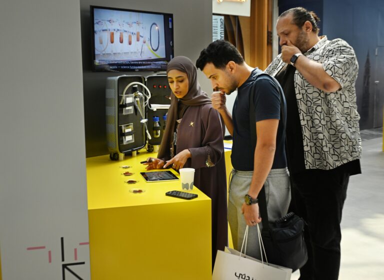 مع-انطلاق-معرض-“حلول-المستقبل”-بدبي.-طلبة-يعتبرونه-“محطة-مفصلية”-لنقل-ابتكاراتهم-للتطبيق