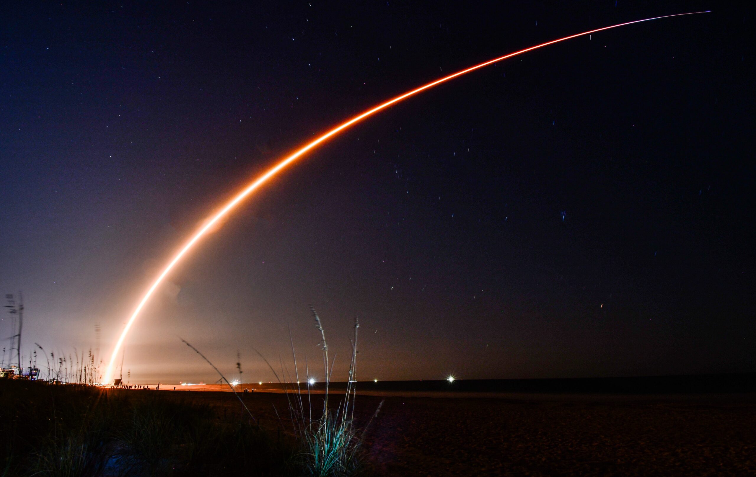 “سبيس-إكس”-تطلق-29-قمرا-صناعيا-من-ستارلينك-إلى-الفضاء