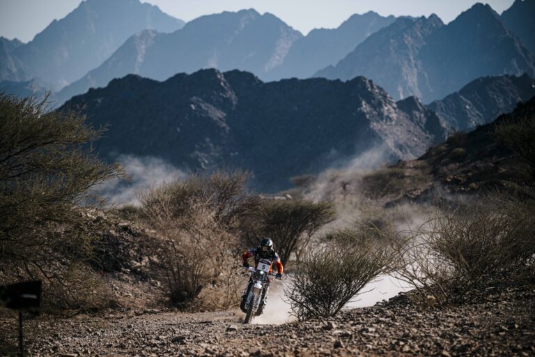 انطلاقة-قوية-لرالي-دبي-الصحراوي-وكوينتيرو-ودابروفسكي-وأهلي-يتصدرون