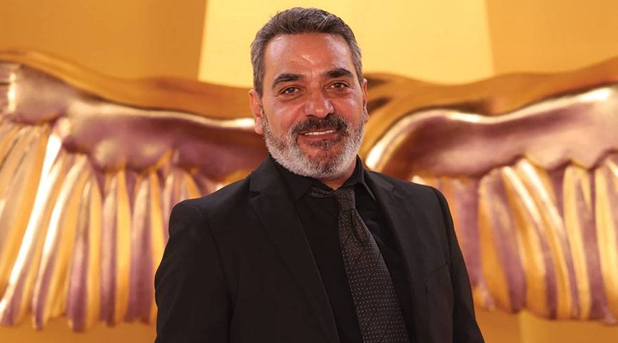 فادي-أبي-سمرا:-المسرح-يكافح-عصر-المنصات