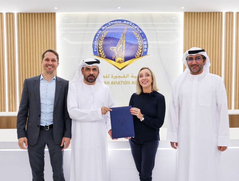 أكاديمية-الفجيرة-للطيران-تبرم-اتفاقية-لشراء-أجهزة-محاكاة-طيران