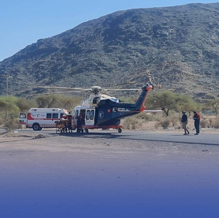 الإسعاف-الجوي-ينقذ-مريضاً-بسكتة-دماغية-في-المدينة