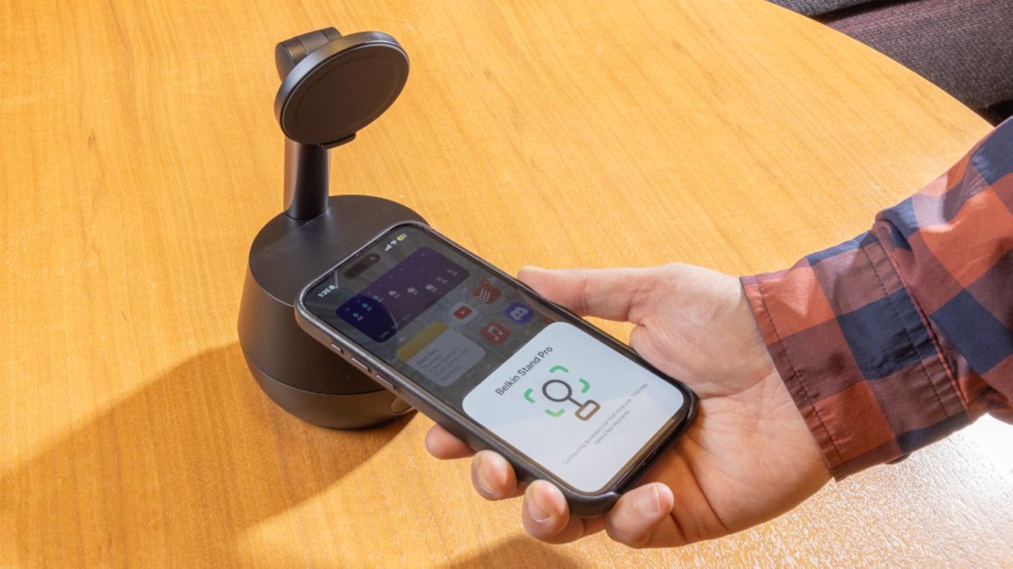 “التجارة”-تستدعي-5.5-ألف-حامل-وشاحن-لاسلكي