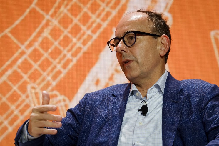 الرئيس-التنفيذي-لشركة-van-eck-الذي-يدير-مليارات-الدولارات-يقول:-“إذا-حدث-هذا،-فسوف-نبتعد-عن-البيتكوين”،-ويذكر-إحدى-العملات-البديلة