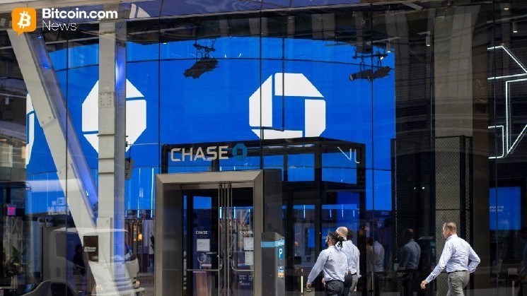 جي-بي-مورغان-يغلق-حسابات-الرئيس-التنفيذي-المضربة-دون-إبداء-سبب-–-“لقد-كان-الأمر-غريبًا”