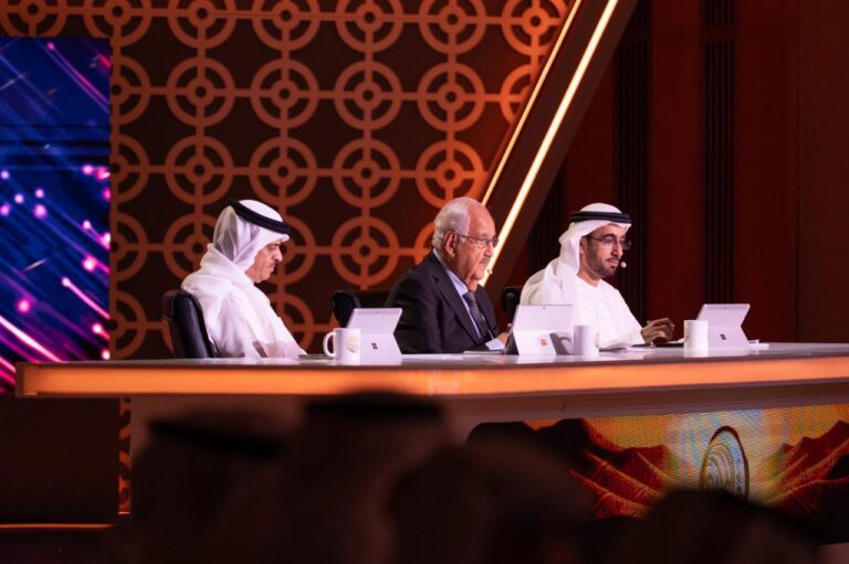 “شاعر-المليون”-يواصل-منافساته-على-مسرح-شاطئ-الراحة-في-أبوظبي