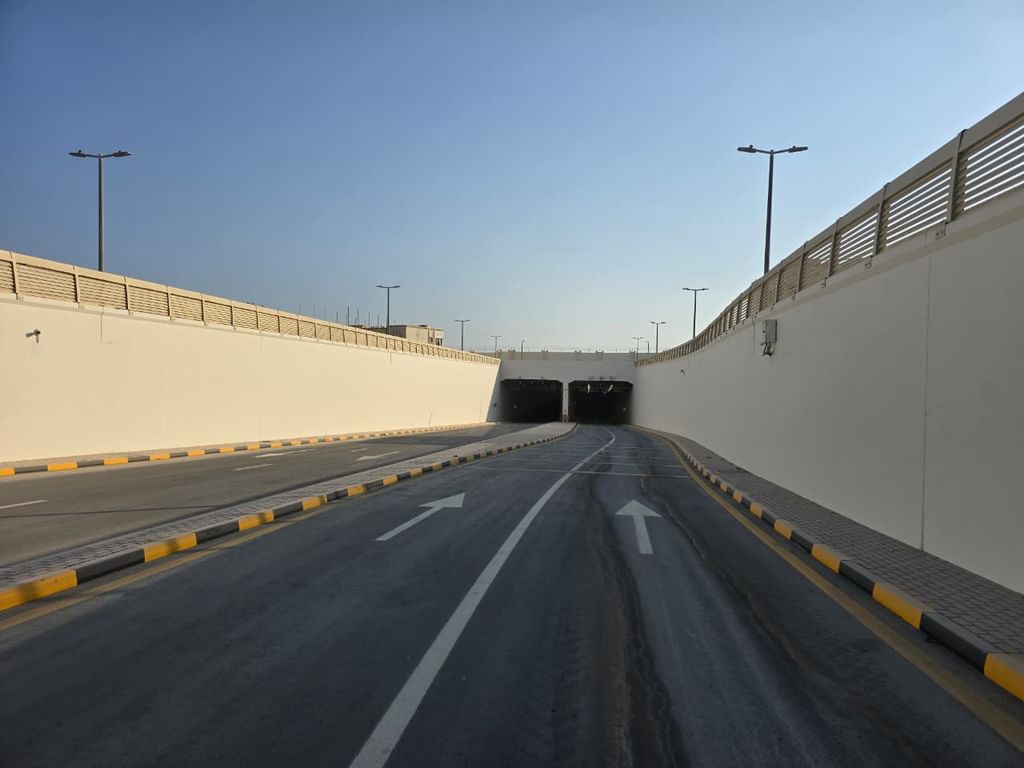 أشغال-الفجيرة-تواصل-تطوير-مشاريع-الطرق-الداخلية