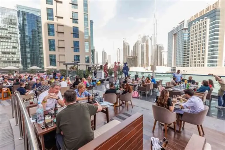 «يوم-الشهيد»-و«عيد-الاتحاد»-ينعشان-قطاع-الطعام-في-دبي