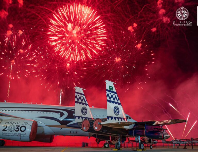 عروض-مُبهرة-في-ختام-معرض-الطيران