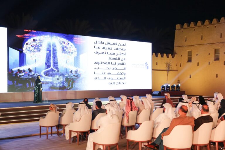 شما-بنت-محمد:-القراءة-لم-تعد-مجرد-هواية-بل-مشروع-وطني-لمواجهة-تآكل-الانتباه