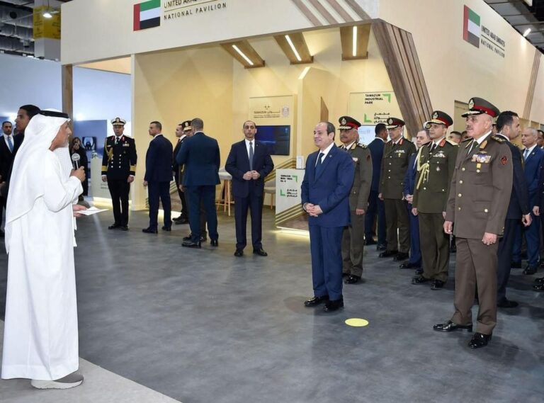 جناح-الإمارات-يستقبل-كبار-المسؤولين-في-معرض-الدفاع-المصري