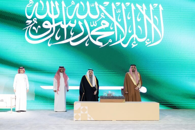 أمير-الرياض-يكرّم-الفائزين-بجائزة-الملك-خالد-لعام-2025