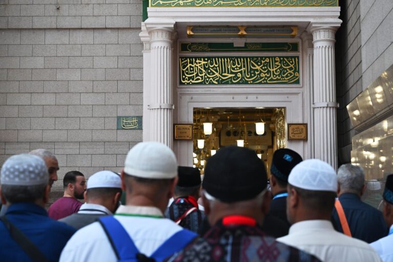 مواعيد-زيارة-الروضة-الشريفة-للرجال-والنساء