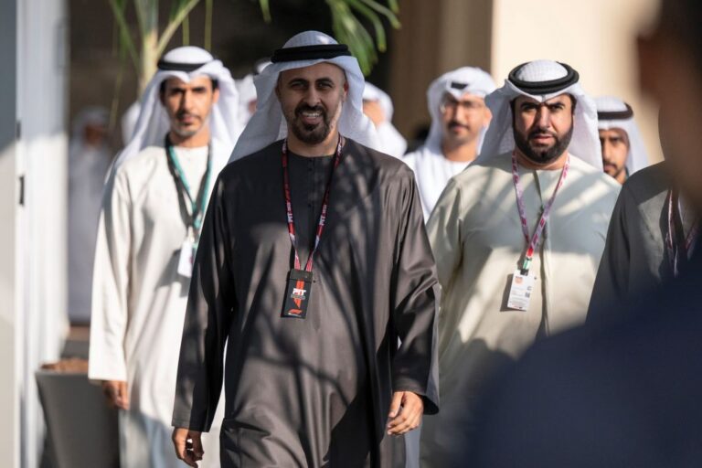 ذياب-بن-محمد-بن-زايد-يشهد-فعاليات-اليوم-الختامي-من-سباق-جائزة-الاتحاد-للطيران-الكبرى-للفورمولا1