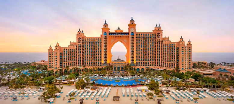 مقعد-«ذهبي»-بـ12500-درهم.-«أتلانتس-النخلة»-يكشف-تفاصيل-حفل-رأس-السنة