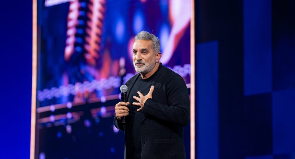 باسم-يوسف:-السخرية-ما-زالت-تمتلك-قدرة-عميقة-على-تشكيل-الوعي-العام