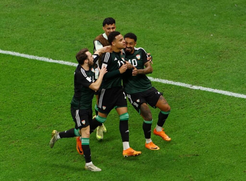 منتخب-الإمارات-يطيح-بالجزائر-حامل-اللقب-ويتأهل-إلى-نصف-نهائي-كأس-العرب