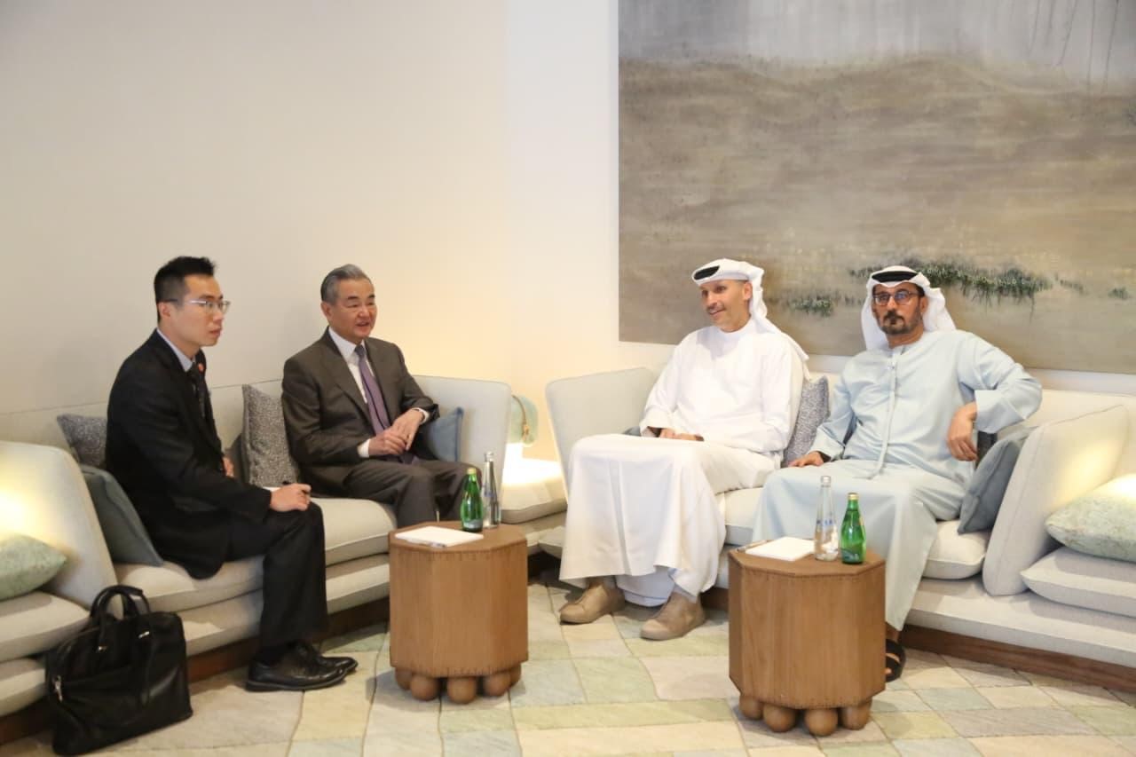 وزير-الخارجية-الصيني-والمبعوث-الخاص-لرئيس-الدولة-لدى-الصين-يبحثان-تعزيز-الشراكة-الإستراتيجية-الشاملة-بين-البلدين