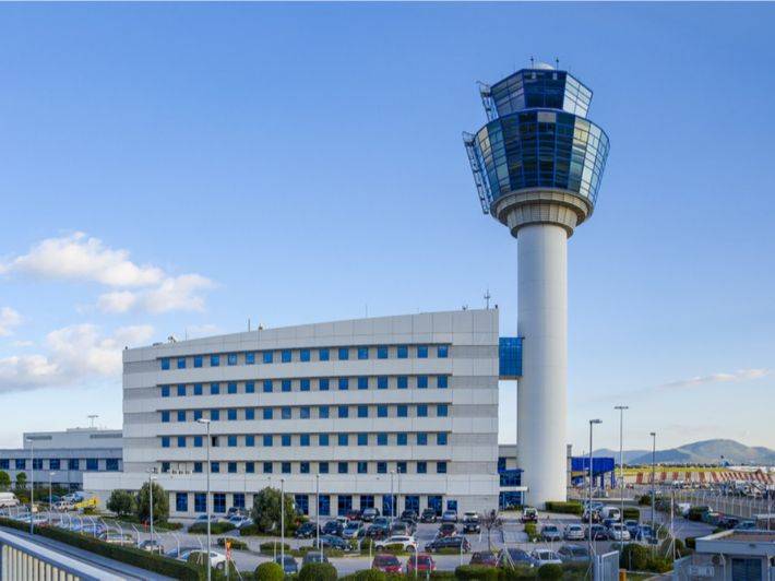 انقطاع-التردد-اللاسلكي-يطيح-رئيس-الطيران-المدني-اليوناني