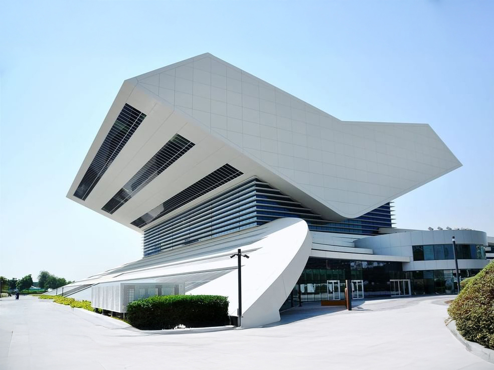 مكتبة-محمد-بن-راشد-تعزز-حضور-الإمارات-الثقافي-بمعرض-القاهرة-للكتاب