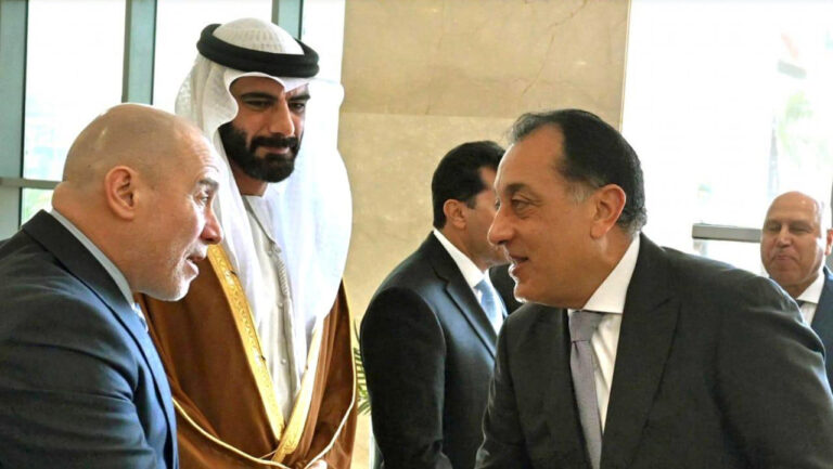 وزير-الثقافة-يشهد-افتتاح-معرض-القاهرة-للكتاب.-ويؤكد-أهمية-الحضور-الإماراتي-الفاعل-في-المحافل-الثقافية-الكبرى