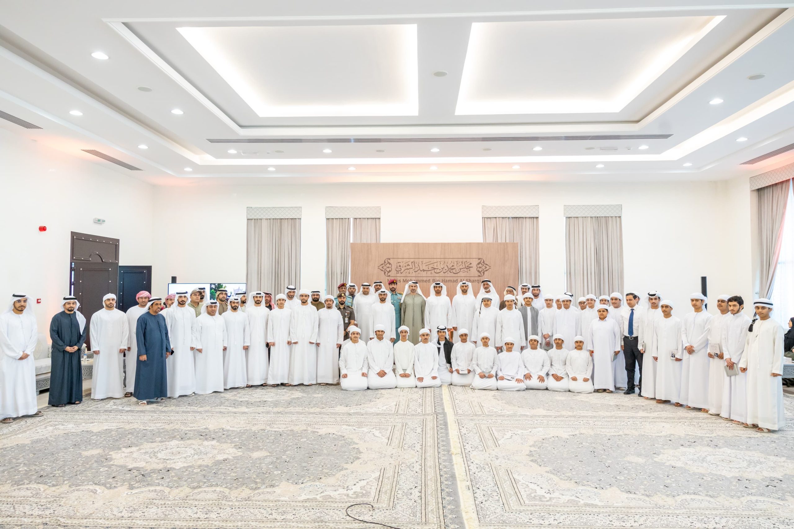 مجلس-محمد-بن-حمد-الشرقي-يناقش-“الأمن-السيبراني-للأسرة”