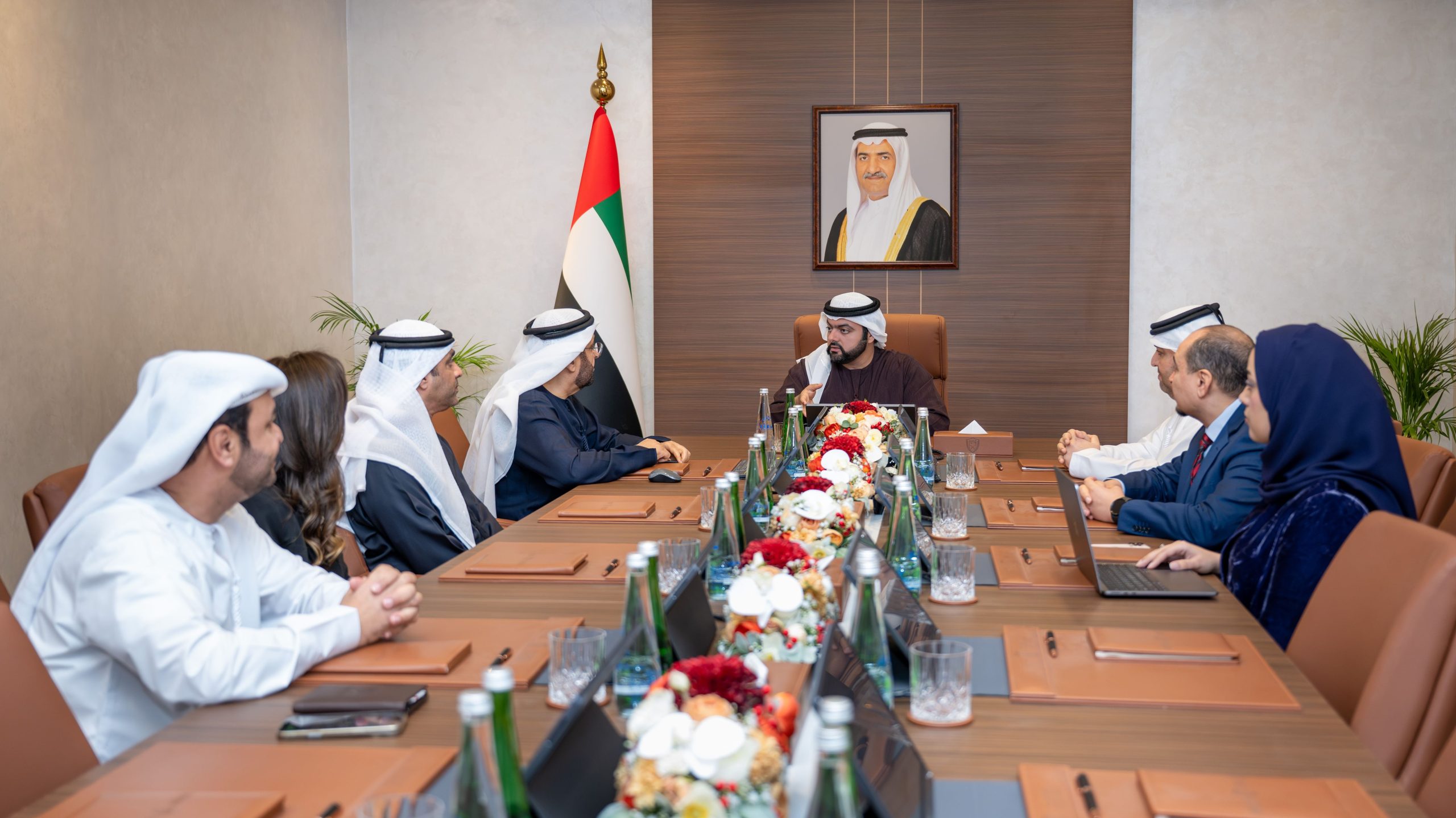 محمد-الشرقي-يلتقي-فريق-جامعة-حمدان-بن-محمد-الذكية