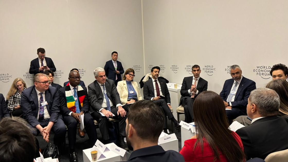 الإمارات-والمنتدى-الاقتصادي-العالمي-يصدران-في-دافوس-النسخة-الثالثة-من-تقرير-تكنولوجيا-التجارة