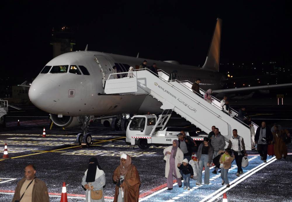 مطار-«مدينة-عمّان»-يستقبل-أول-طائرة-بعد-إعادة-تشغيله