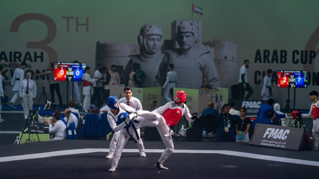 “الفجيرة-الدولية-المفتوحة-للتايكواندو”-تشهد-منافسات-قوية-في-يومها-الثاني