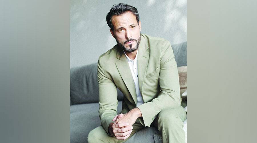 يوسف-الشريف-يقود-عصابة-للاستيلاء-على-6-مليارات-جنيه